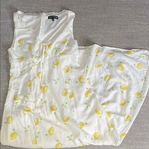 Crystal Doll White Lemon-Print Sleep Dress Size Medium
